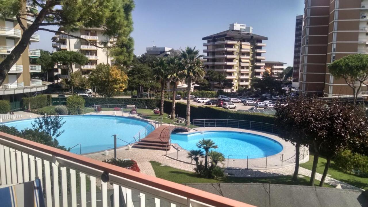 Appartamenti Puerto Do Sol Lignano Sabbiadoro Eksteriør billede