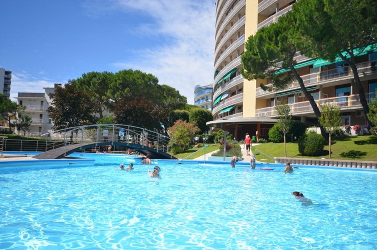 Appartamenti Puerto Do Sol Lignano Sabbiadoro Eksteriør billede